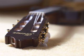 Guitare classique à table massive ou stratifiée, le vrai écart
